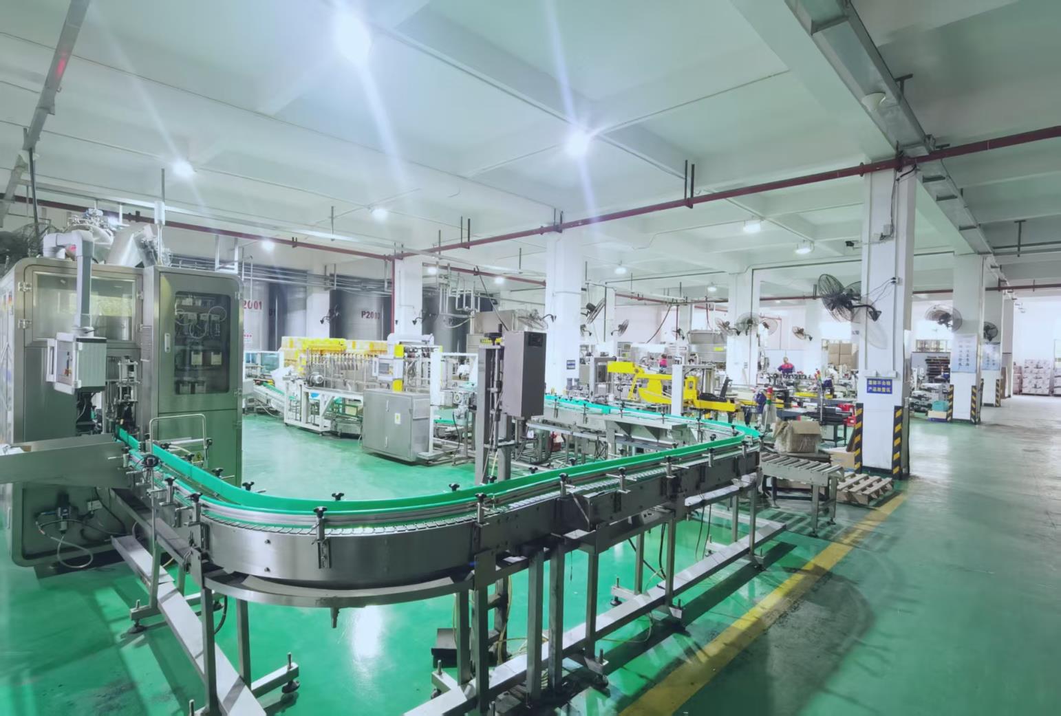 Conveyor and filling equipment on a lubricant bottling production line